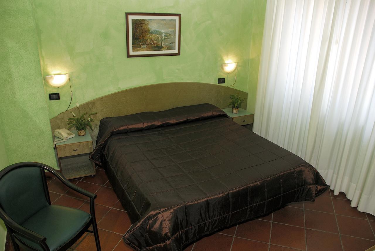 Hotel Il Telegrafo Melegnano Eksteriør billede