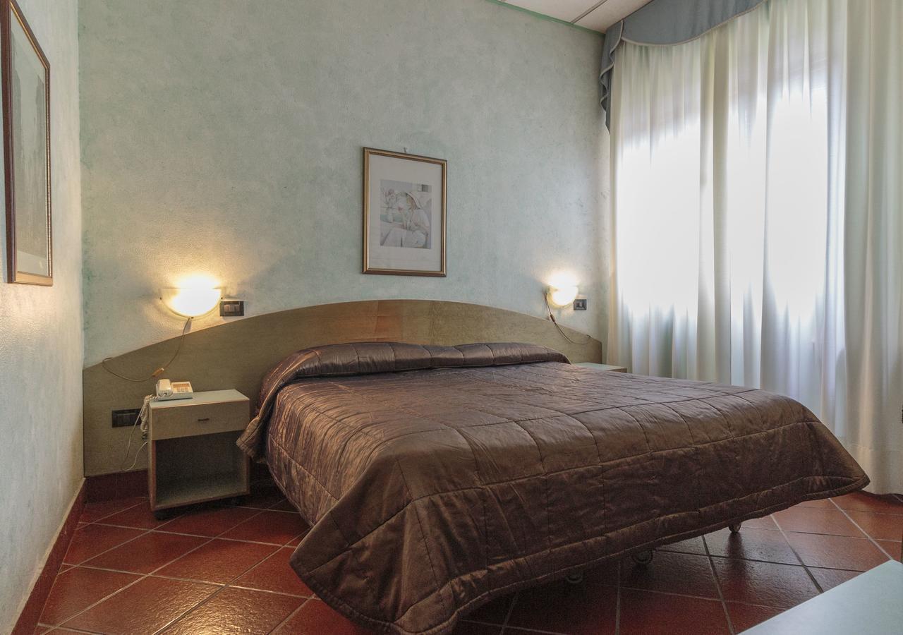 Hotel Il Telegrafo Melegnano Eksteriør billede