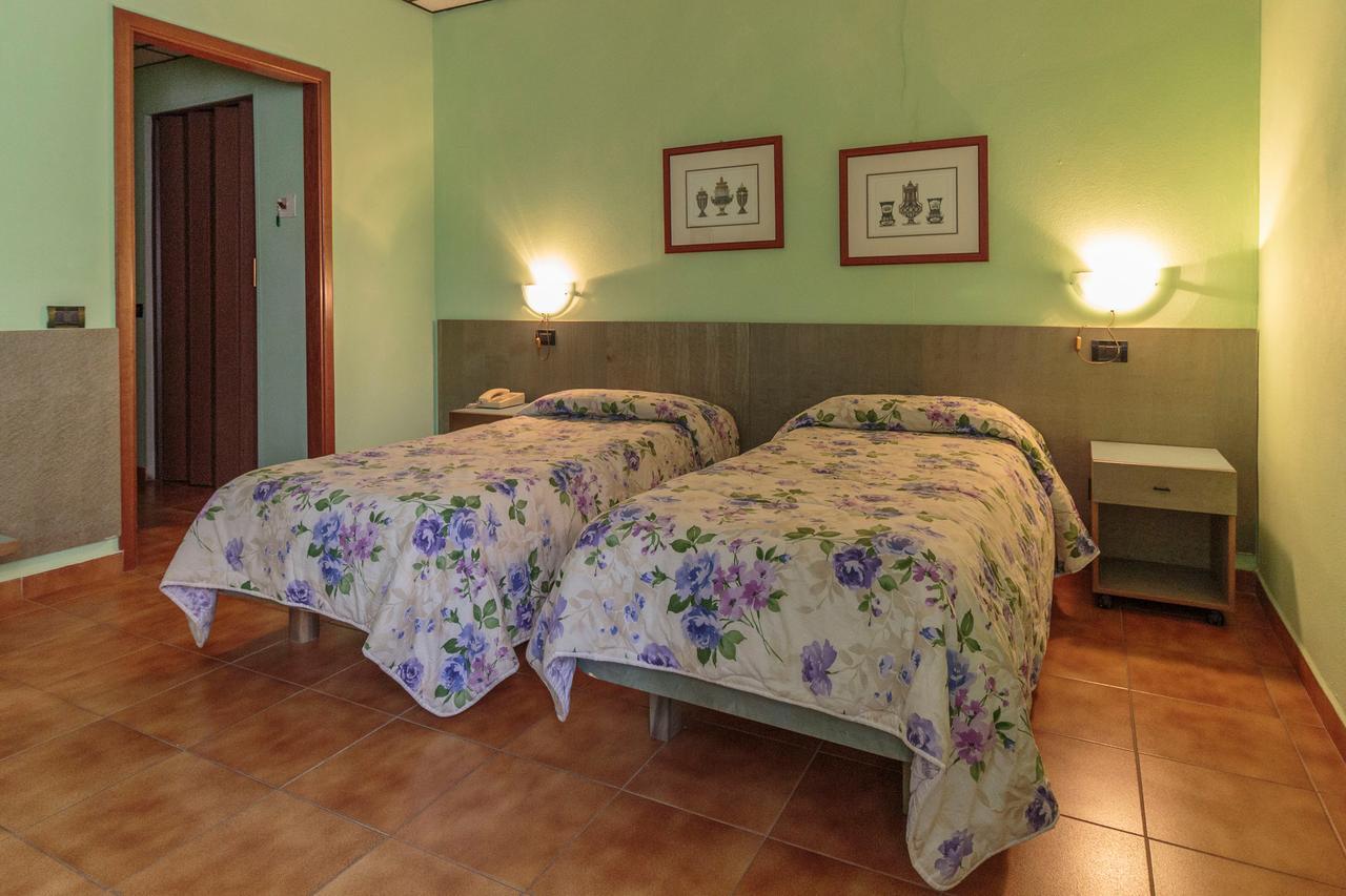 Hotel Il Telegrafo Melegnano Eksteriør billede
