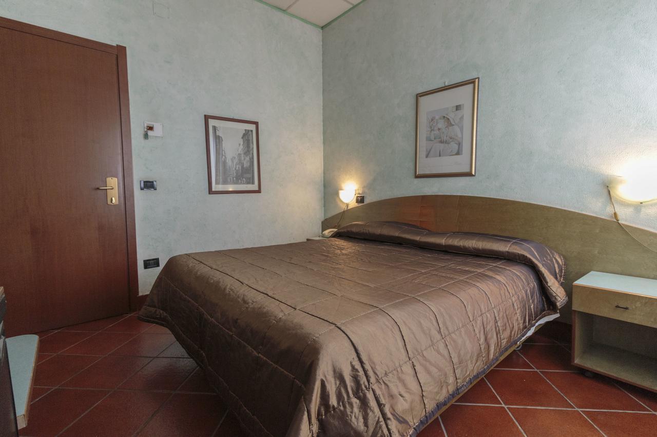 Hotel Il Telegrafo Melegnano Eksteriør billede